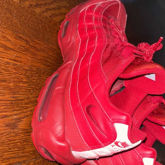 Triple Red Air Max 95s - Picture 5 of 6